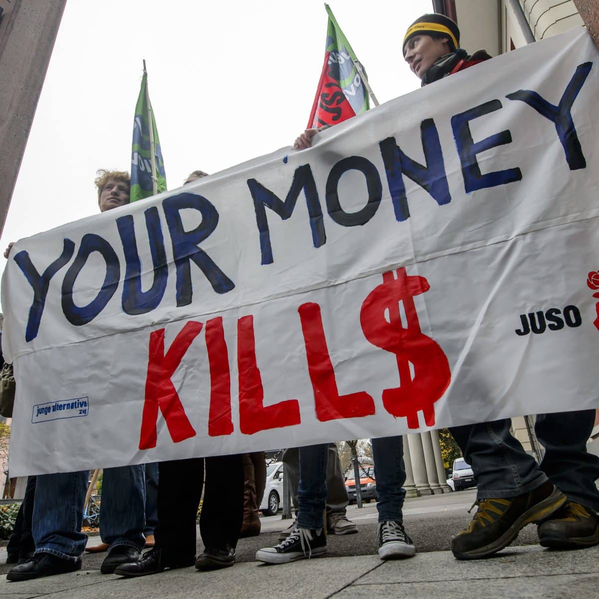 Manifestation en novembre 2012 à Zurich en Suisse contre la firme Glencore et Xstrata. © AFP PHOTO / FABRICE COFFRI