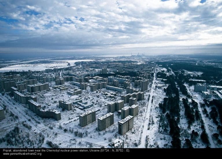 Pripiat, ville abandonnée près de la centrale nucléaire de Tchernobyl, Ukraine (51°24’ N - 30°02’ E). © Yann Arthus-Bertrand