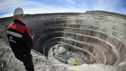 Une mine de diamants à ciel ouvert, le 2 juillet 2019, au nord-est de Mirny, en Iakoutie © AFP Alexander NEMENOV