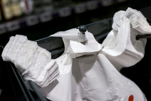 L'interdiction des sacs plastique à usage unique, avec de lourdes amendes pour les magasins qui continuent d'en fournir, est entrée pleinement en vigueur en Nouvelle-Zélande © AFP/Archives FRED DUFOUR