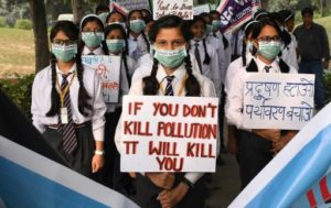 écoliers indiens polution de l'air