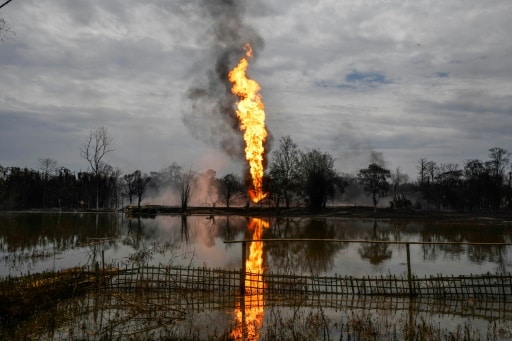 incendie pétrole Inde