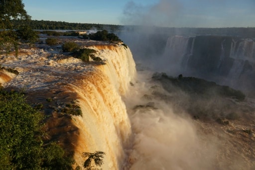 Chutes eau cascade argentine trombes Iguazu