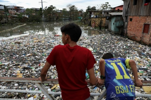 Manaus Brésil déchets pollution des eaux