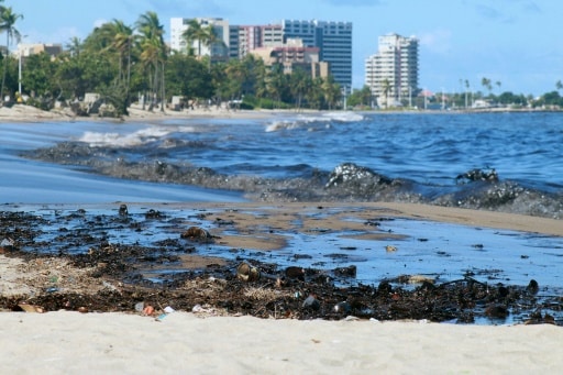 venezuela plage marée noire