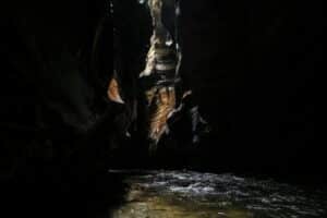 eaux limpides canyon de Guape 35 mètres de profondeur La Uribe, département de Meta, en Colombie