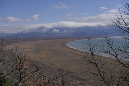 Vue du lac Prespa, près d'Otechevo en Macédoine du Nord