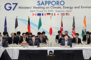 Le ministre japonais de l'Economie, du Commerce et de l'Industrie lors de la réunion des ministres de l'Energie