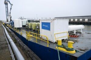 Les équipements d'une barge permettant de capturer le CO2 contenu dans l'océan