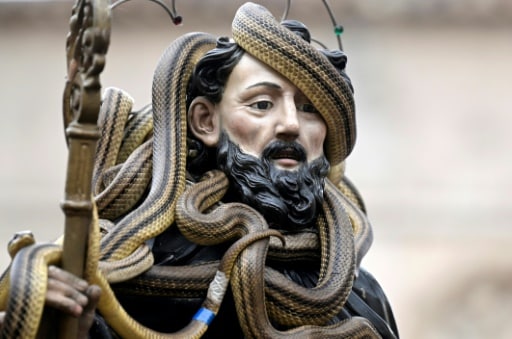 procession serpents italie