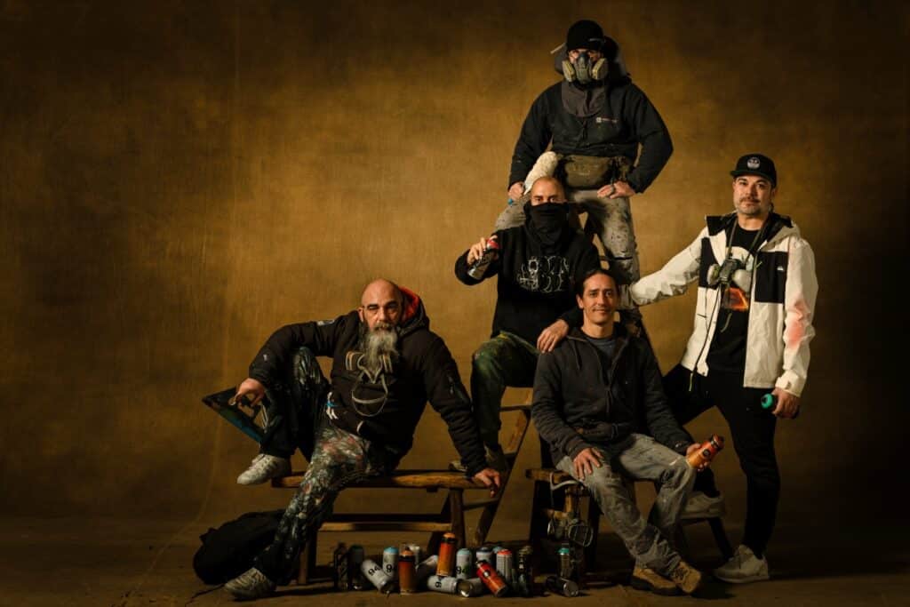 france un album de famille yann arthus bertrand hervé le bras graffeurs tag marseille 