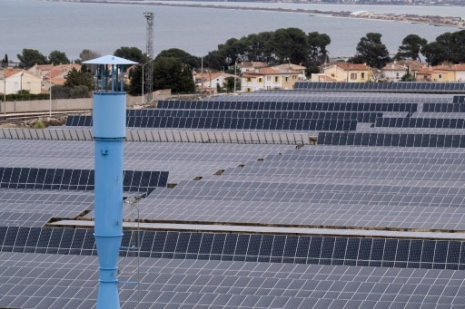 Vue de la centrale solaire du site de la bioraffinerie La Mède du fournisseur d’énergie français TotalEnergies, à Châteauneuf-les-Martigues (Bouches-du-Rhône), le 28 janvier 2025© AFP/Archives MIGUEL MEDINA