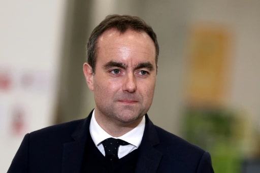 Le Premier ministre Sebastien Lecornu lors d'un déplacement à Rosny-sur-Bois, France, le 23 janvier 2026 © AFP/Archives Thomas SAMSON